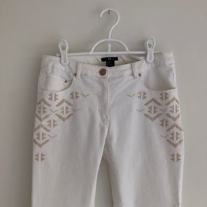 H&M white jeans with embroidery